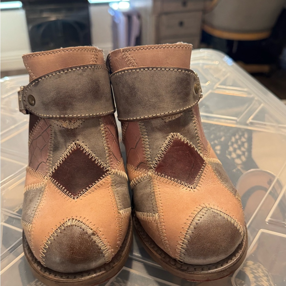 Freebird Women’s clogs